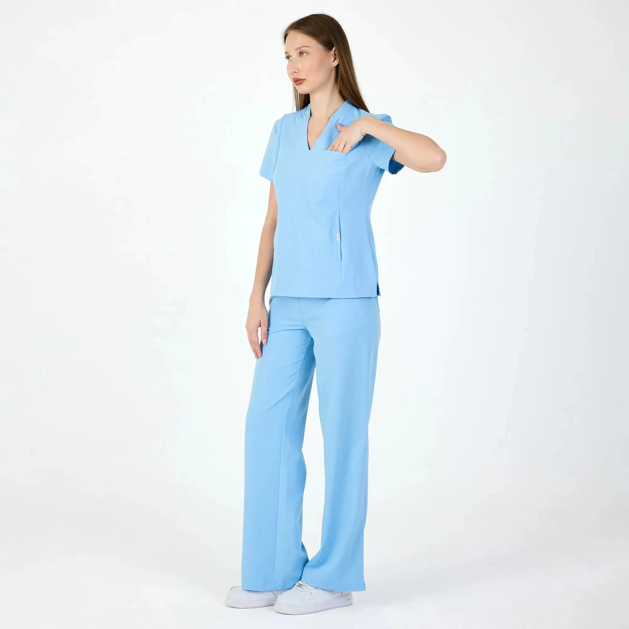 Bloom & Chicago Alaskan mavi scrubs takımı: yan açı V yaka üst, bol pantolon