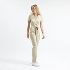 Sunray Slim Scrubs tulum Marl; bağcıklı bel ve düz paça tasarımı.