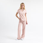 Rose Tokyo scrub pantolon, ön bacak dikişleri ve geniş paça