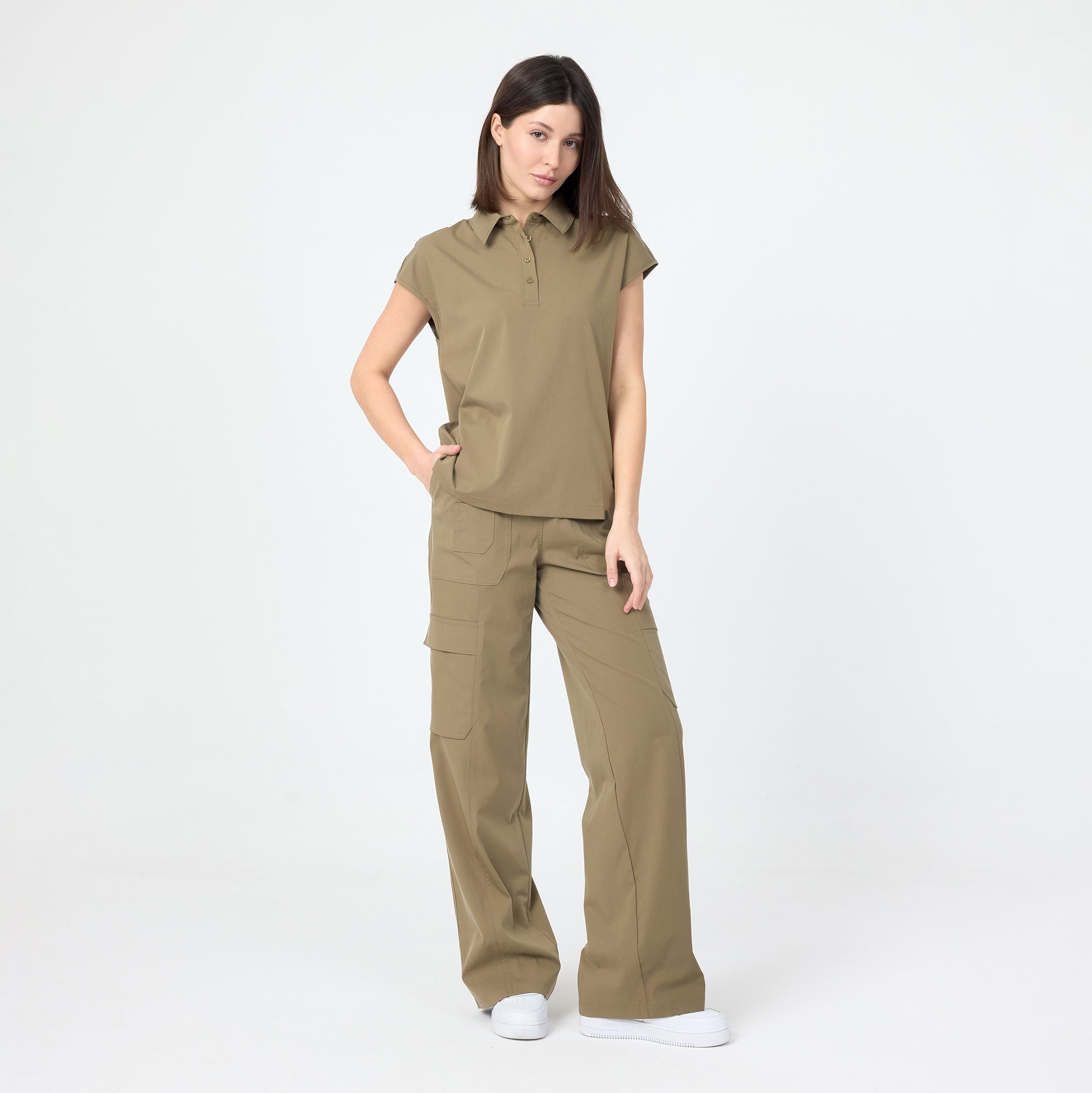 Rhow Shop avcı yeşili bol paça scrub pantolon; kargo cepli.