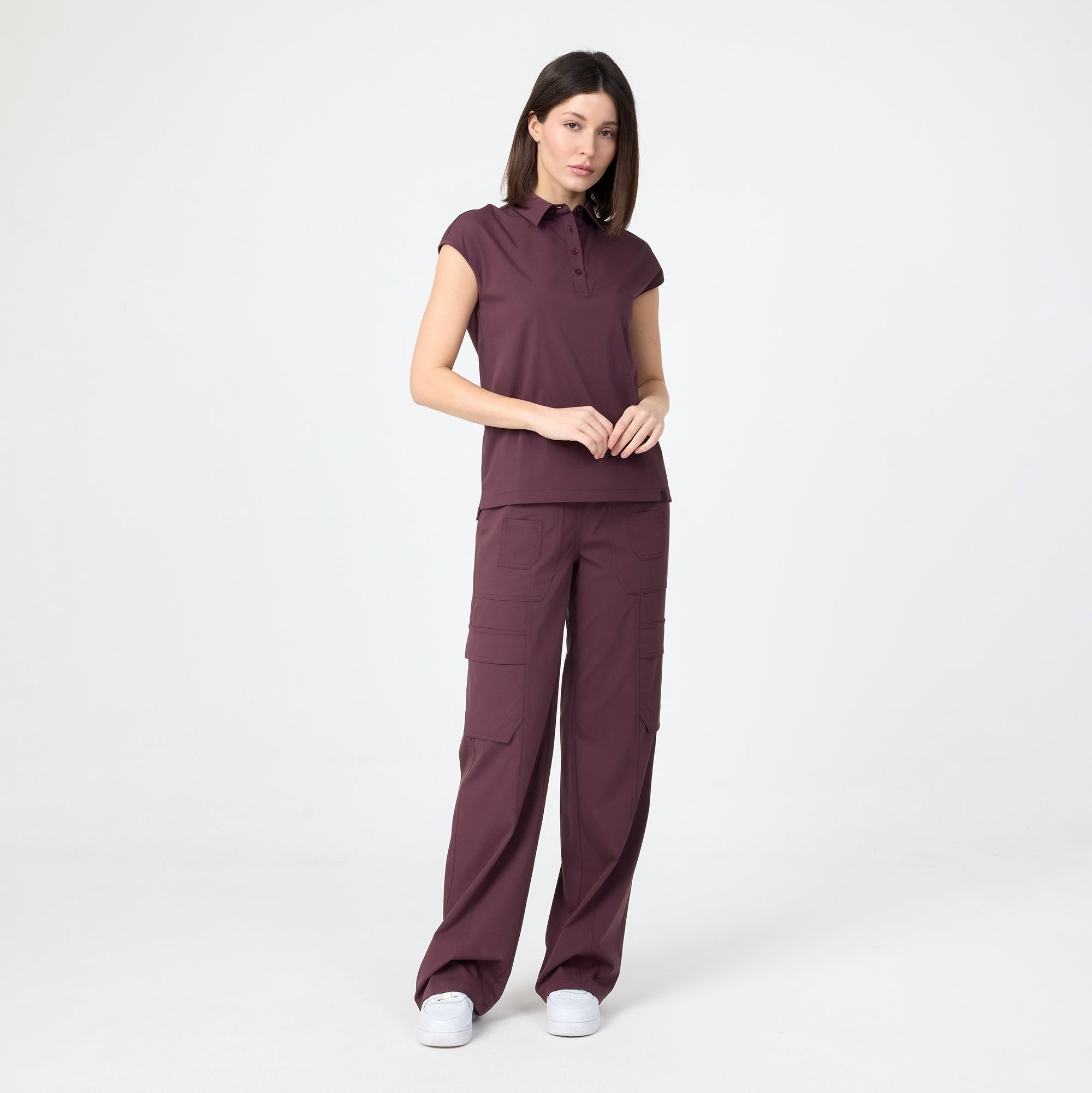 Chicory scrub pantolon; bol paça, önde cepli, bacakta yama cepler