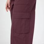 Chicory scrub pantolon ön yama cep detayları ve dikiş görünümleri