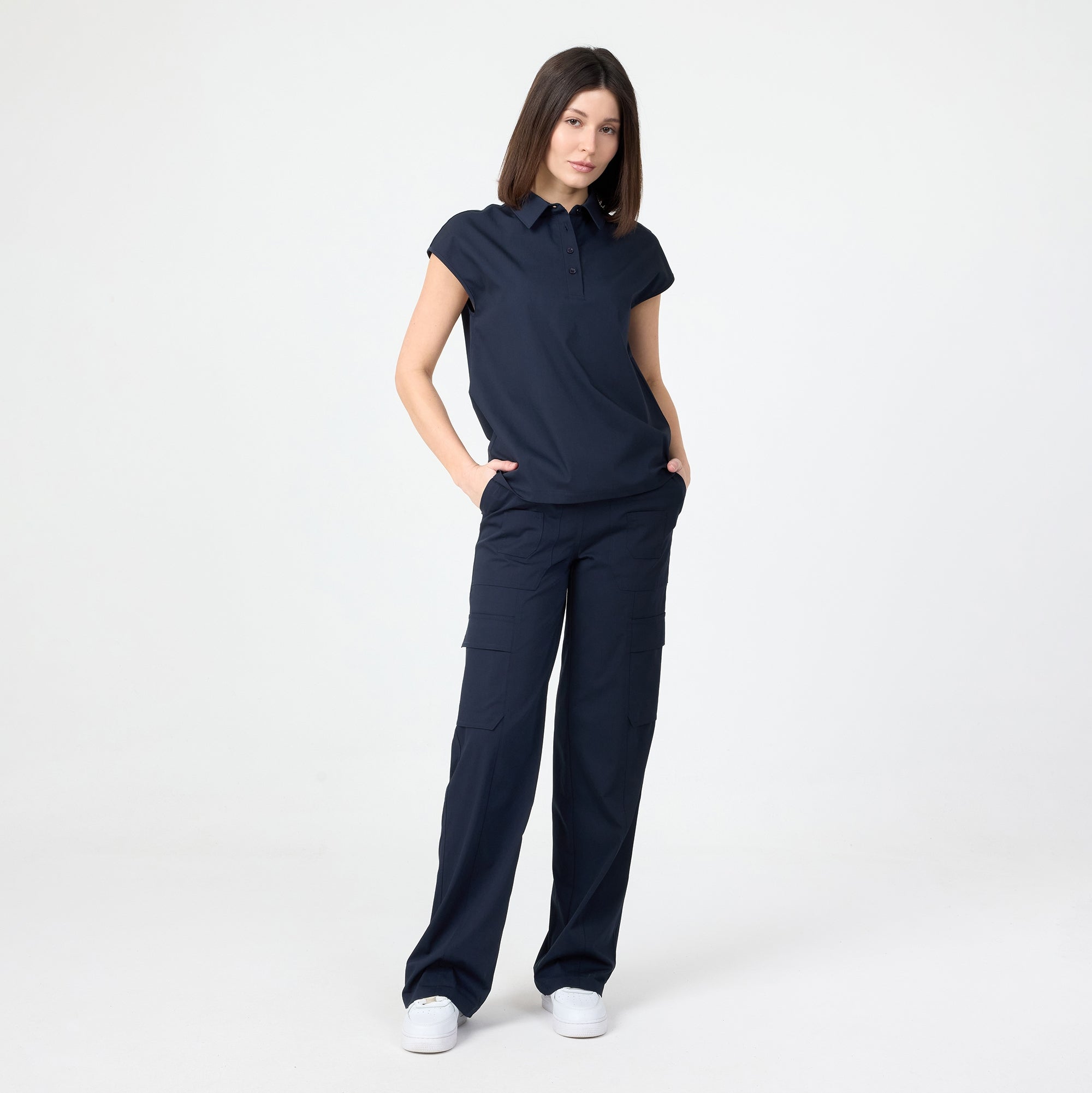 Lacivert bol paça scrub pantolon, ön cep detaylı