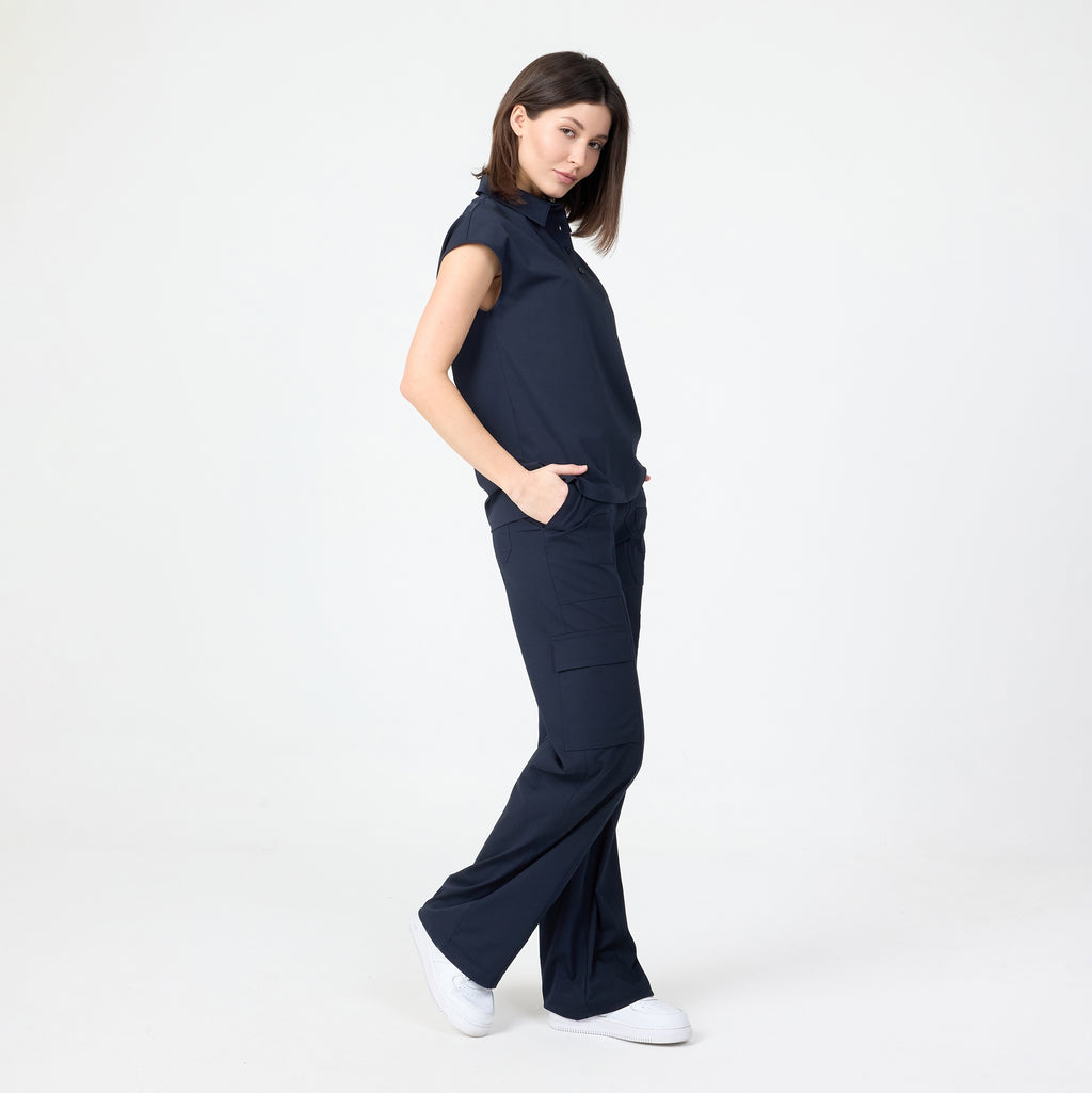 Navy polo T-shirt with short sleeves and buttoned neckline