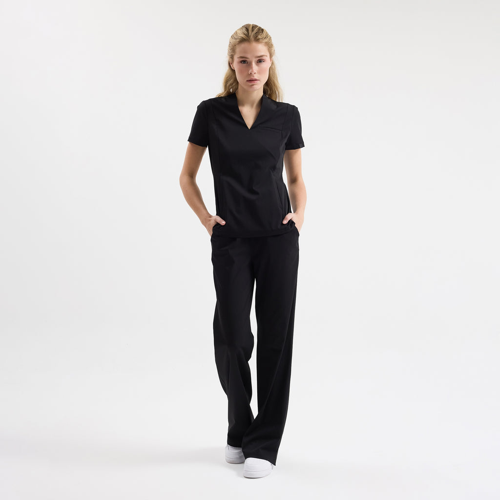 Siyah Chicago scrub pantolon; lastikli bel ve düz, geniş paça