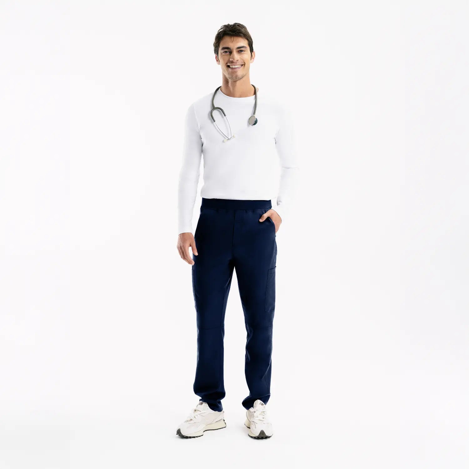 Arrow Navy scrub pantolon, yan cepli tam boy görünüm