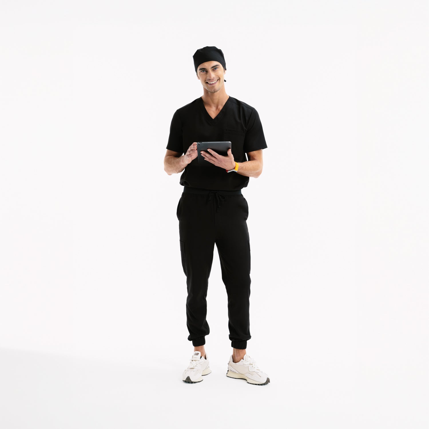Siyah jogger scrub pantolon, bağcıklı lastikli bel, bilek lastikleri