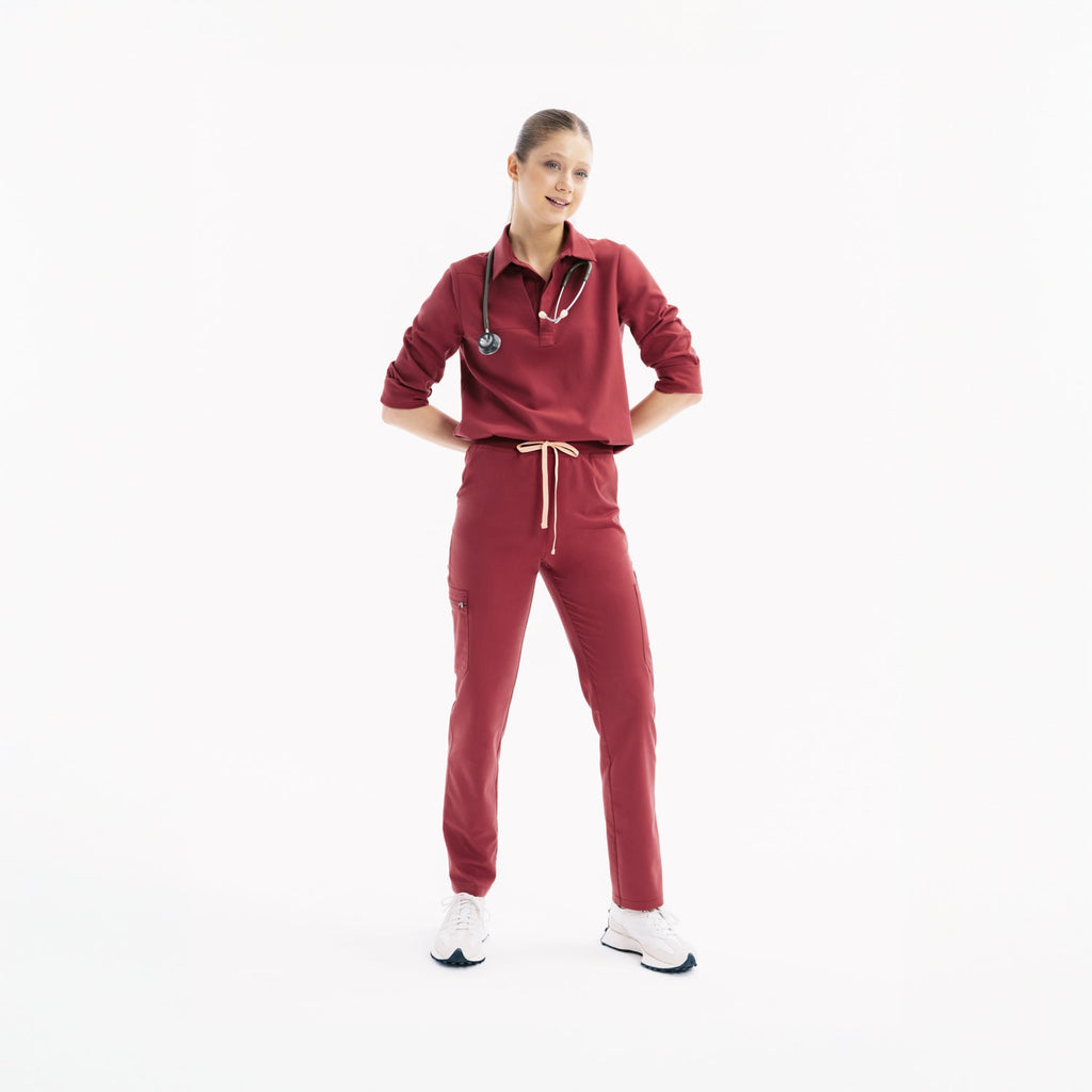 Chili slim scrub pantolon; bağcıklı bel ve yan cepler, düz paça