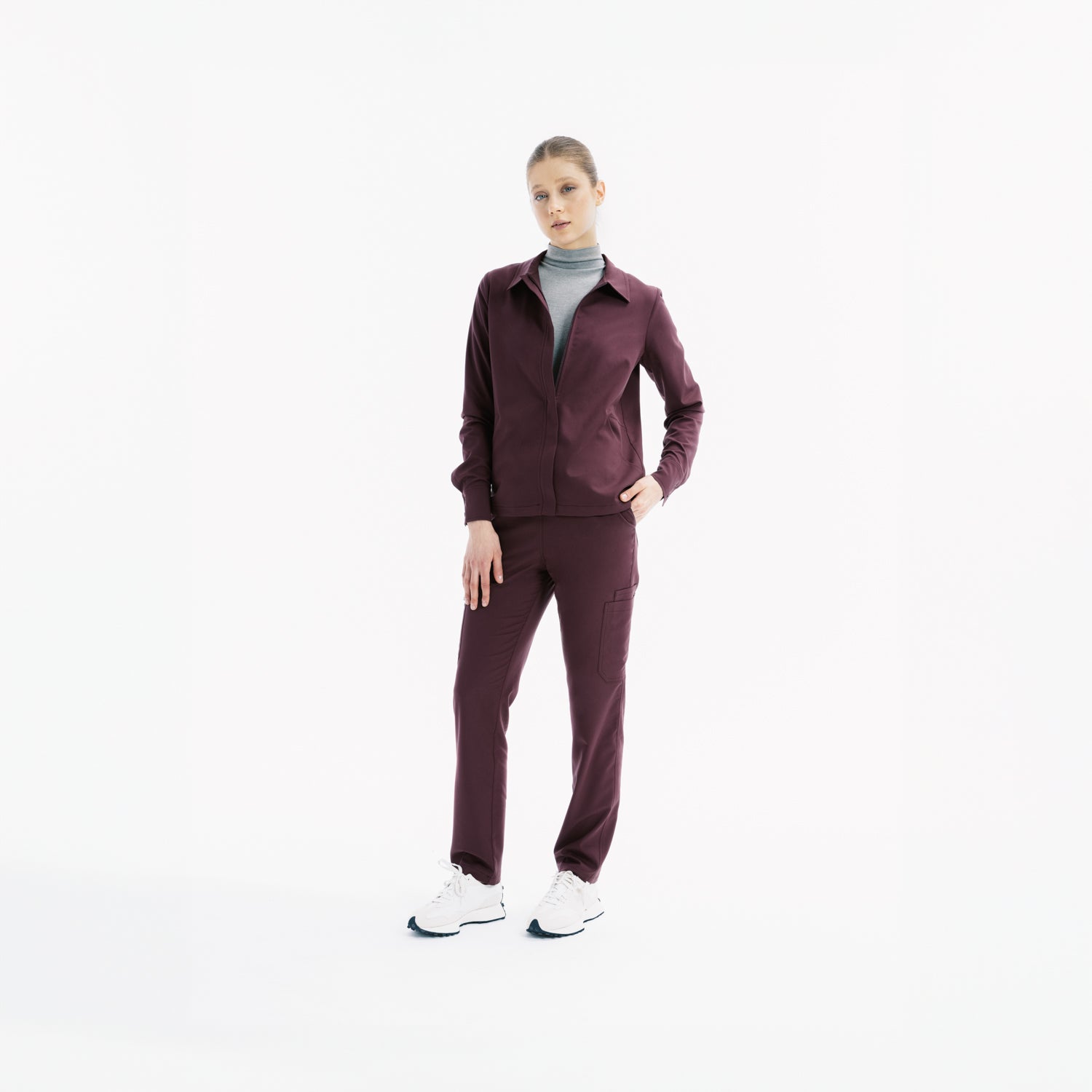 Chicory slim scrub pantolon; yüksek bel görünümü, yan cep panelleri