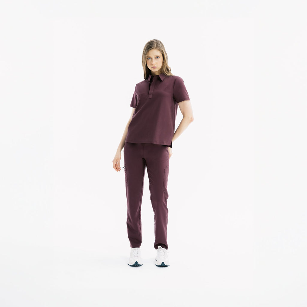 Chicory slim scrub pantolon; ön görünüm, yan cepler ve dar oturuş