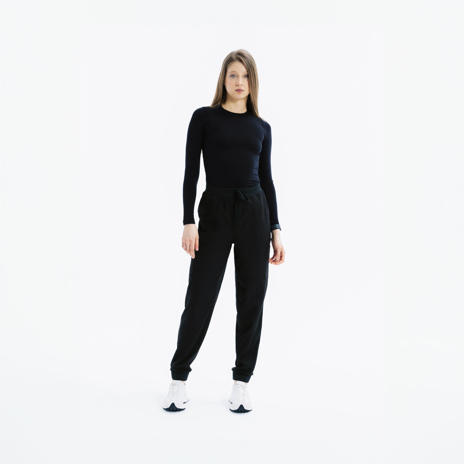 Siyah Eva jogger scrub pantolon; büzgülü bel, paça lastikleri